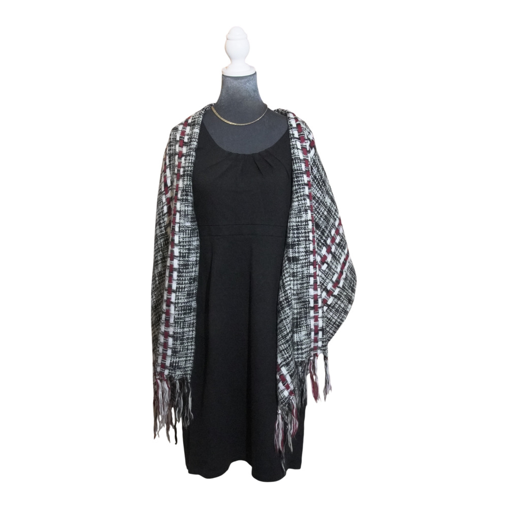 Black, White & Red Loose Knit Scarf Shawl Reversible Wrap w/ Fringe Cozycore EUC